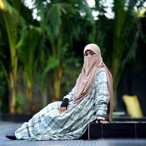 Atiyah Abaya.(Lorelei)