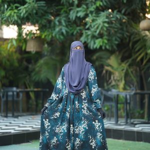 Rawda Pleated Abaya.Zinnia